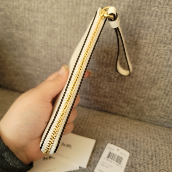 Coach Chalk Leather Corner Zip Wristlet NWT - Picture 10 of 12